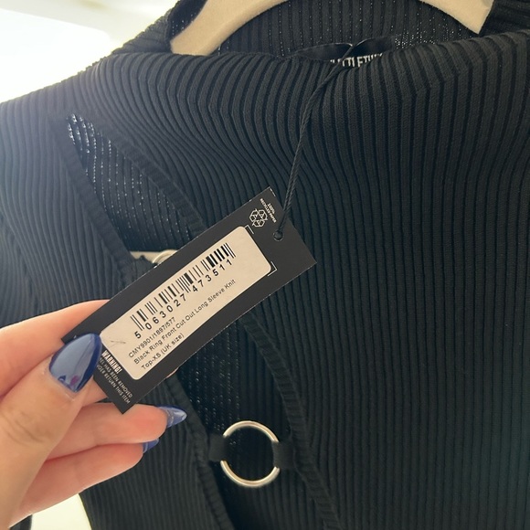 PLT black ring front cut out long sleeve knit - Picture 3 of 3